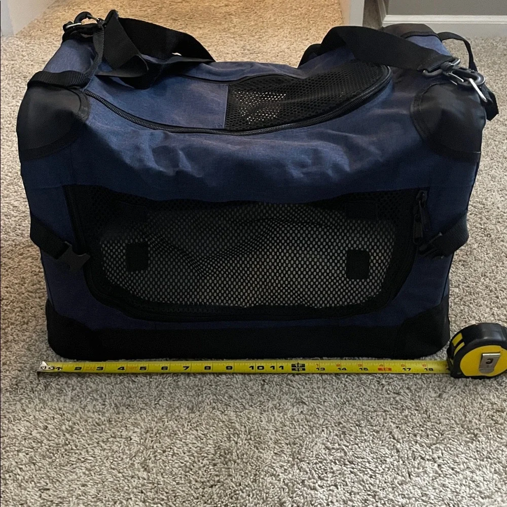 Veehoo Blue and Black Pet Travel Carrier